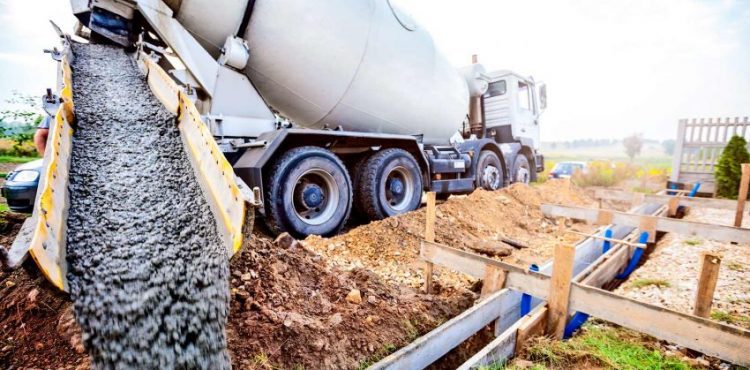 مراقبت از بتن (روش هایی که حضور آب را در کنار بتن تامین میکنند)